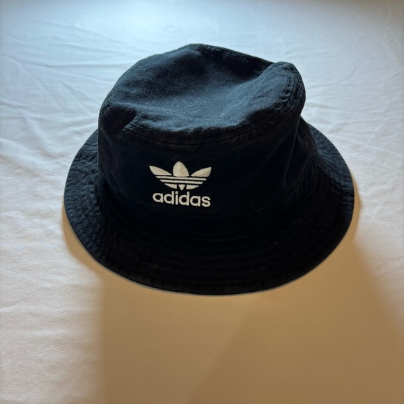 Adidas Classic Black Bucket Hat - Picture 1 of 4